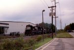 NS 4020 leads a westbound train towards the yard
